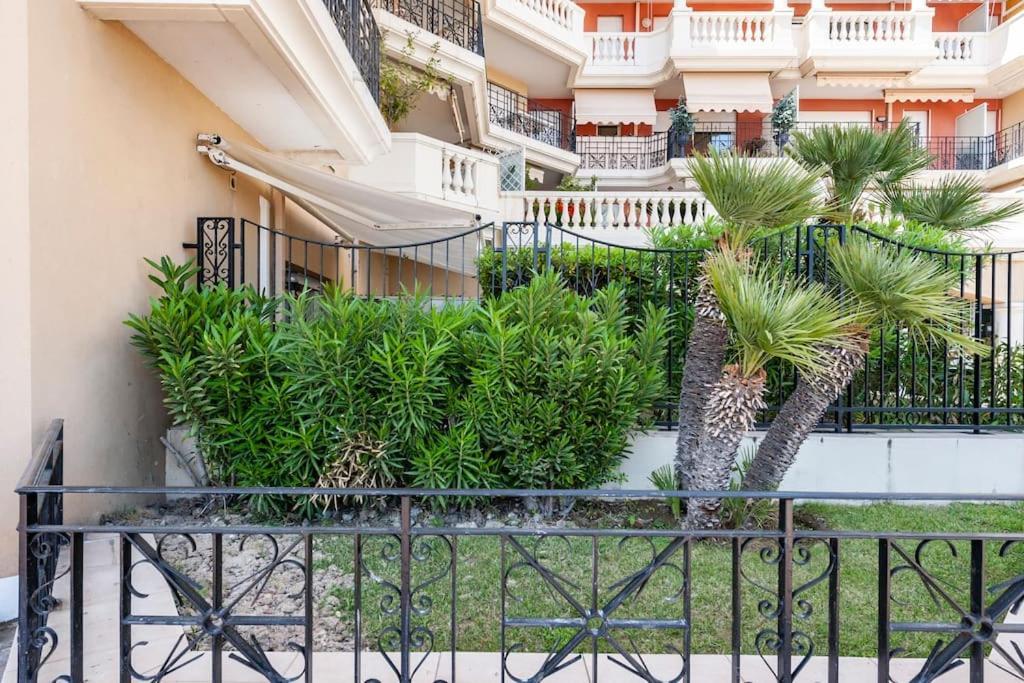 Superbe Studio Avec Terrasse En Front De Mer Menton Exterior foto