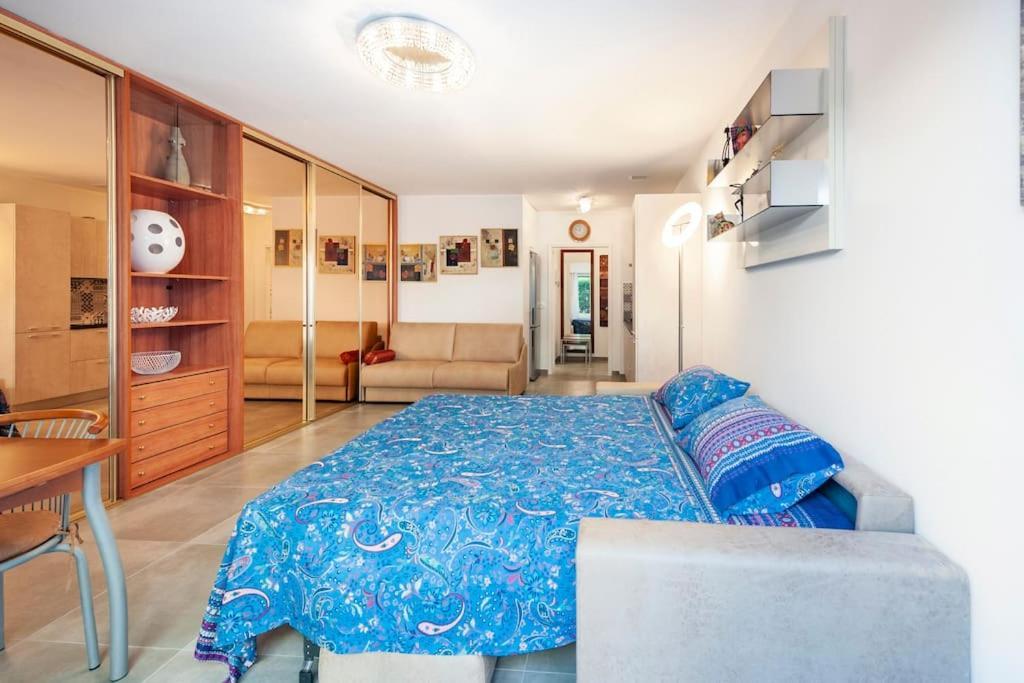 Superbe Studio Avec Terrasse En Front De Mer Menton Exterior foto