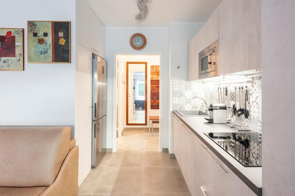 Superbe Studio Avec Terrasse En Front De Mer Menton Exterior foto
