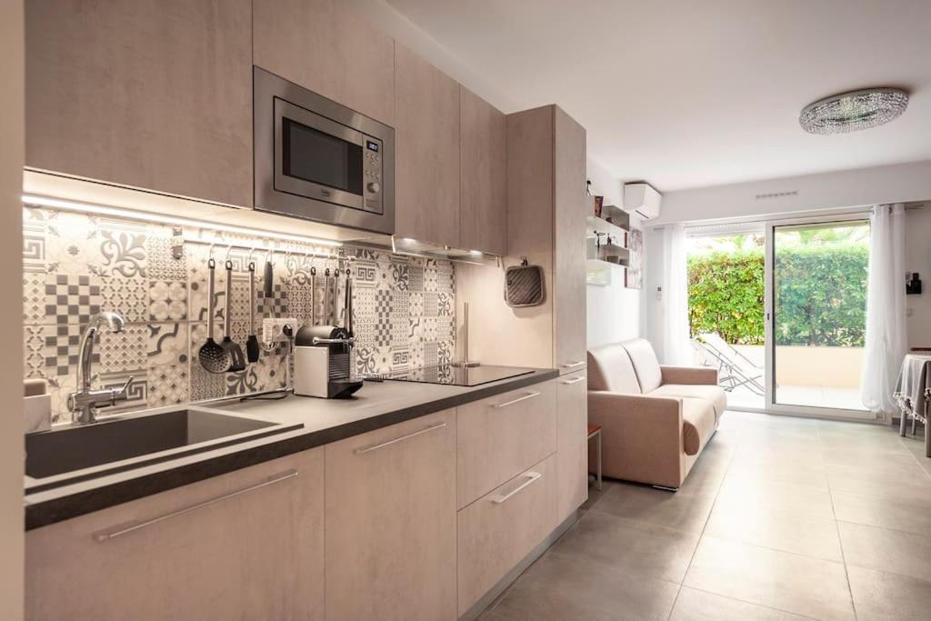 Superbe Studio Avec Terrasse En Front De Mer Menton Exterior foto